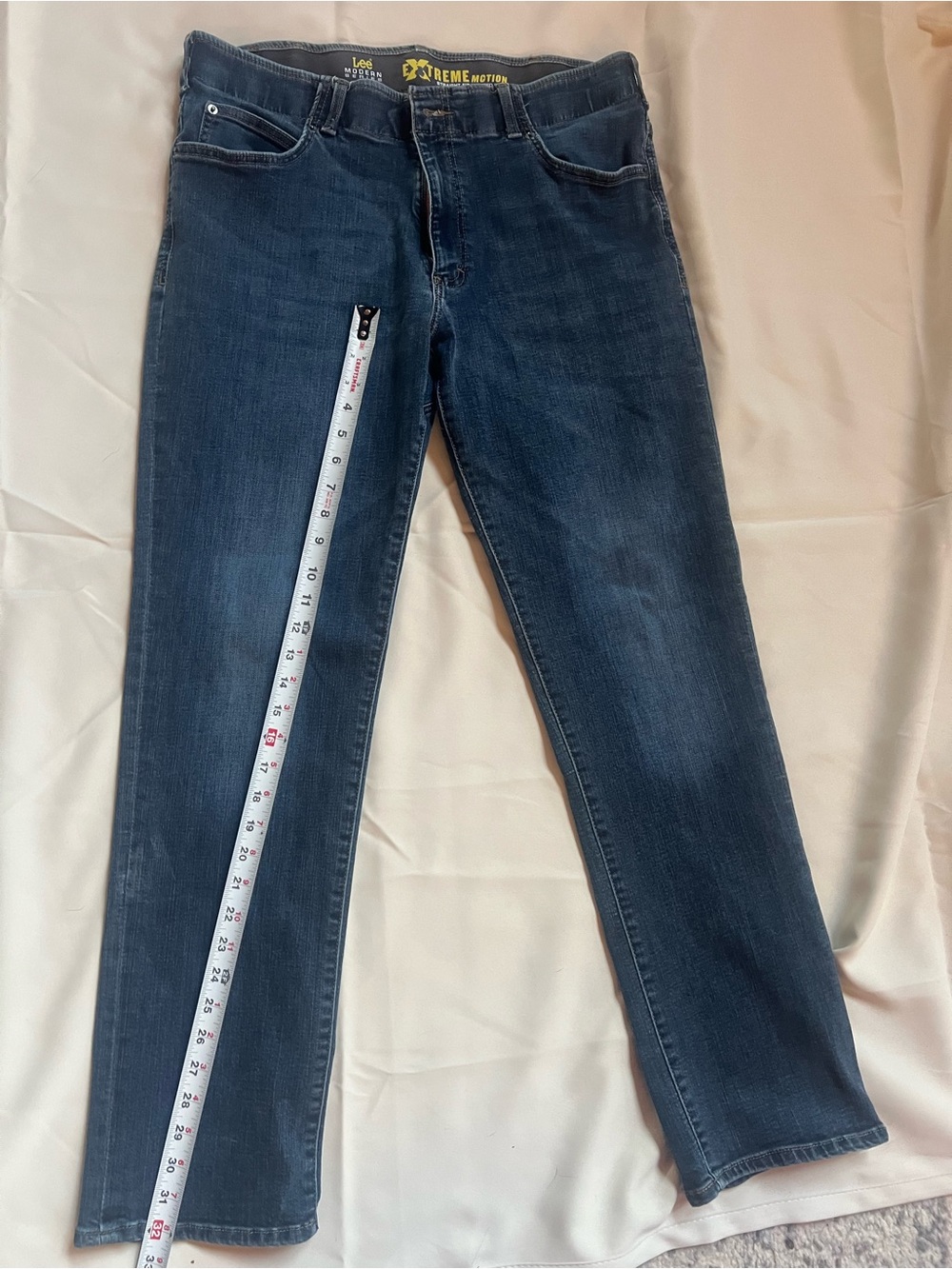 Men’s Lee jeans modern series, extreme motion 36x33 good condition